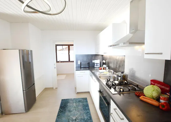 Daire Hirblinger-mountainview *